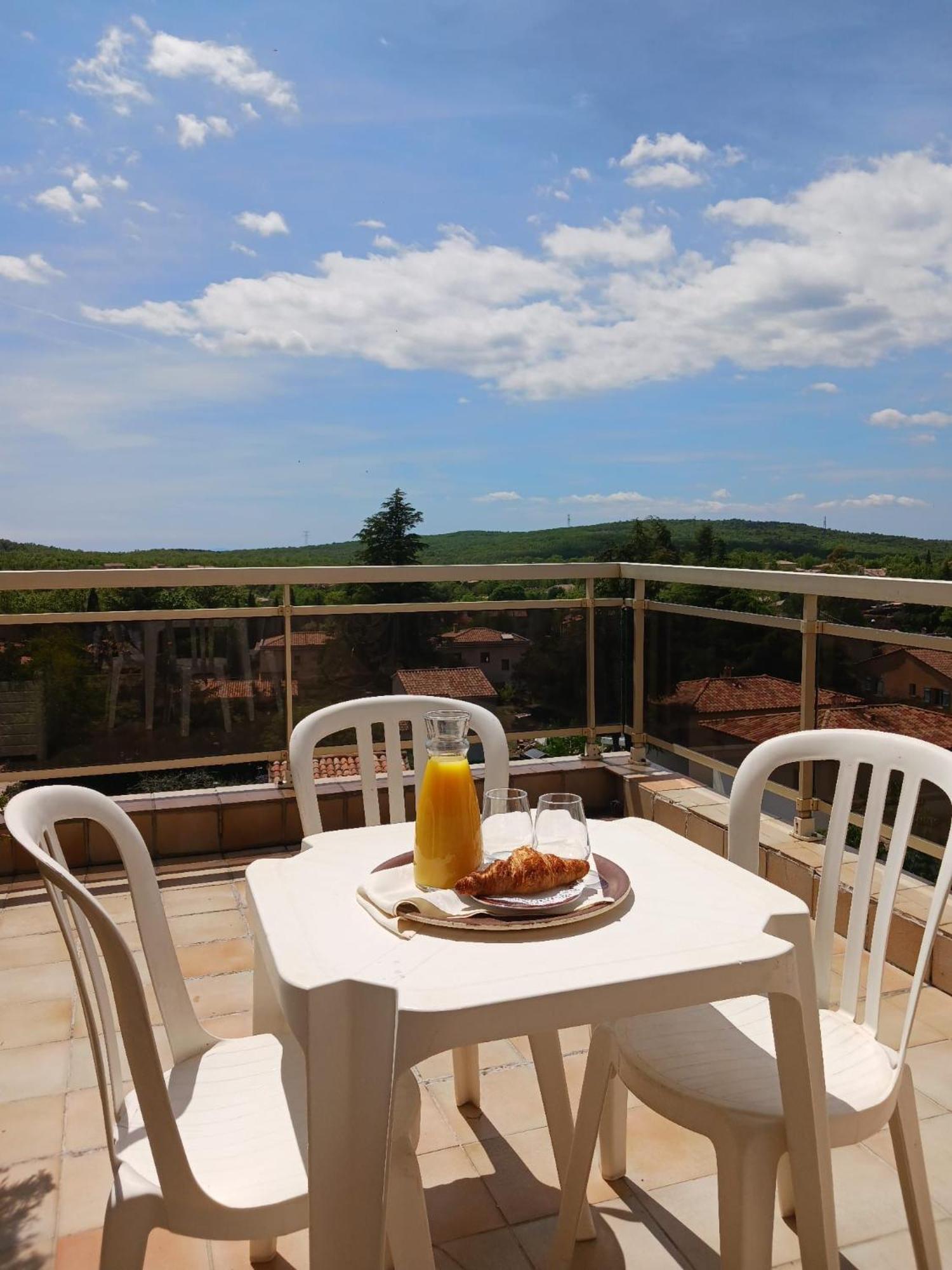 Logis Le Relais Imperial Saint-Vallier-de-Thiey Exterior foto