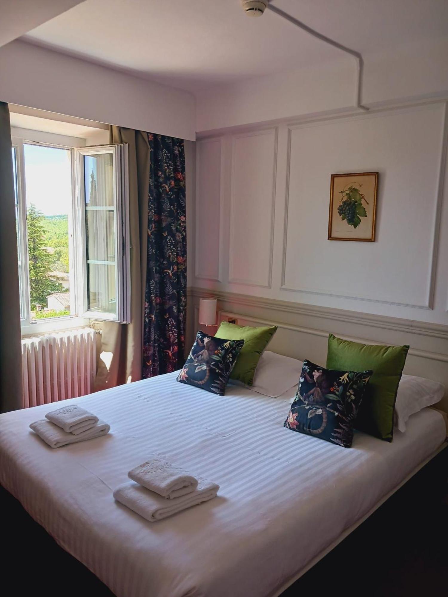Logis Le Relais Imperial Saint-Vallier-de-Thiey Exterior foto